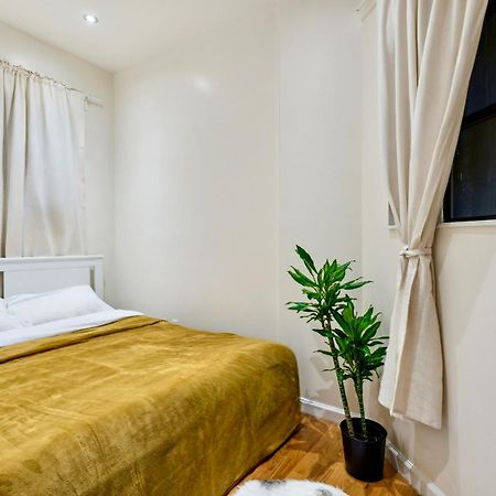 Central & Cozy 2 Bd Apt In Manhattan Нью-Йорк Экстерьер фото