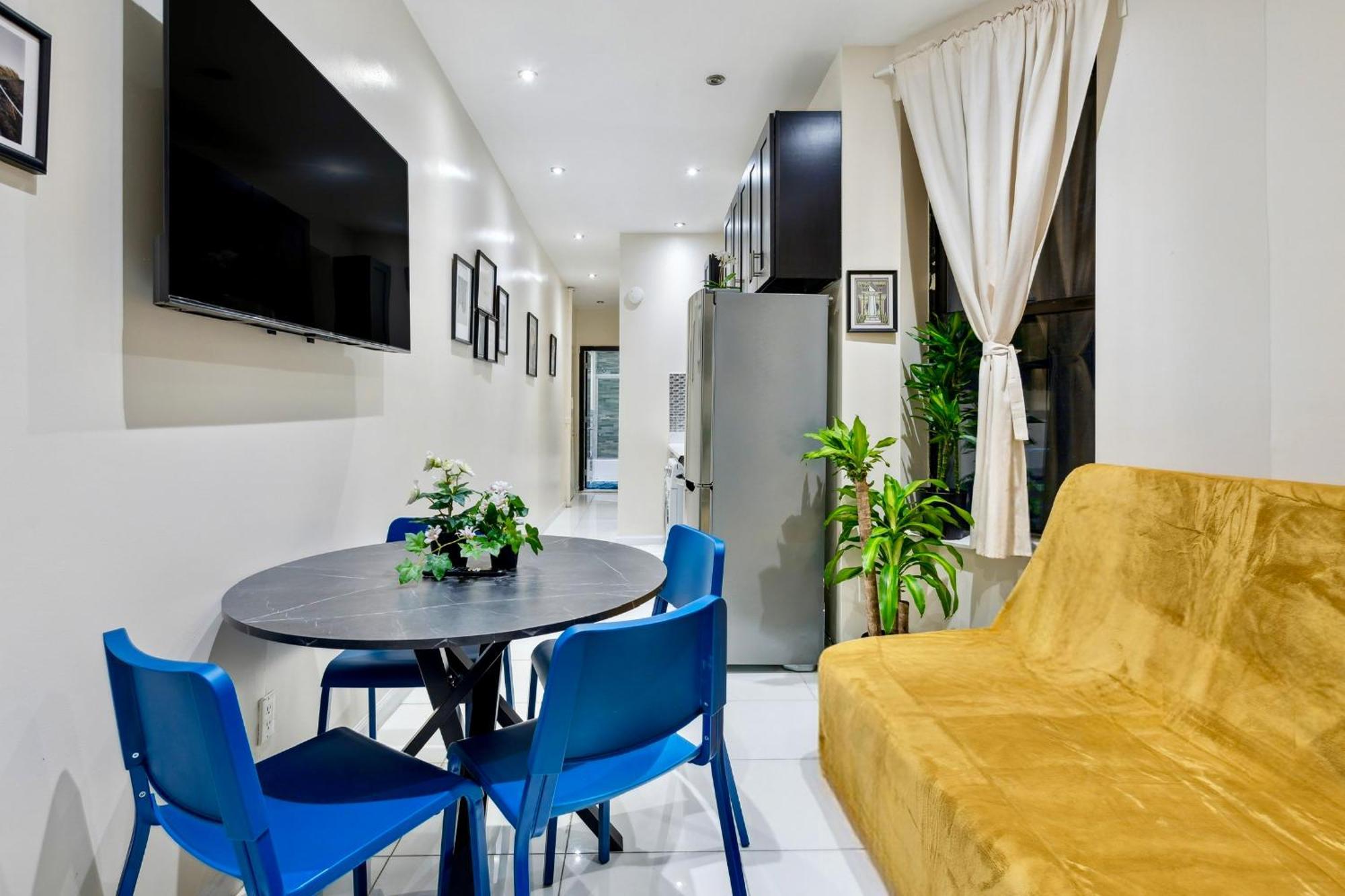 Central & Cozy 2 Bd Apt In Manhattan Нью-Йорк Экстерьер фото